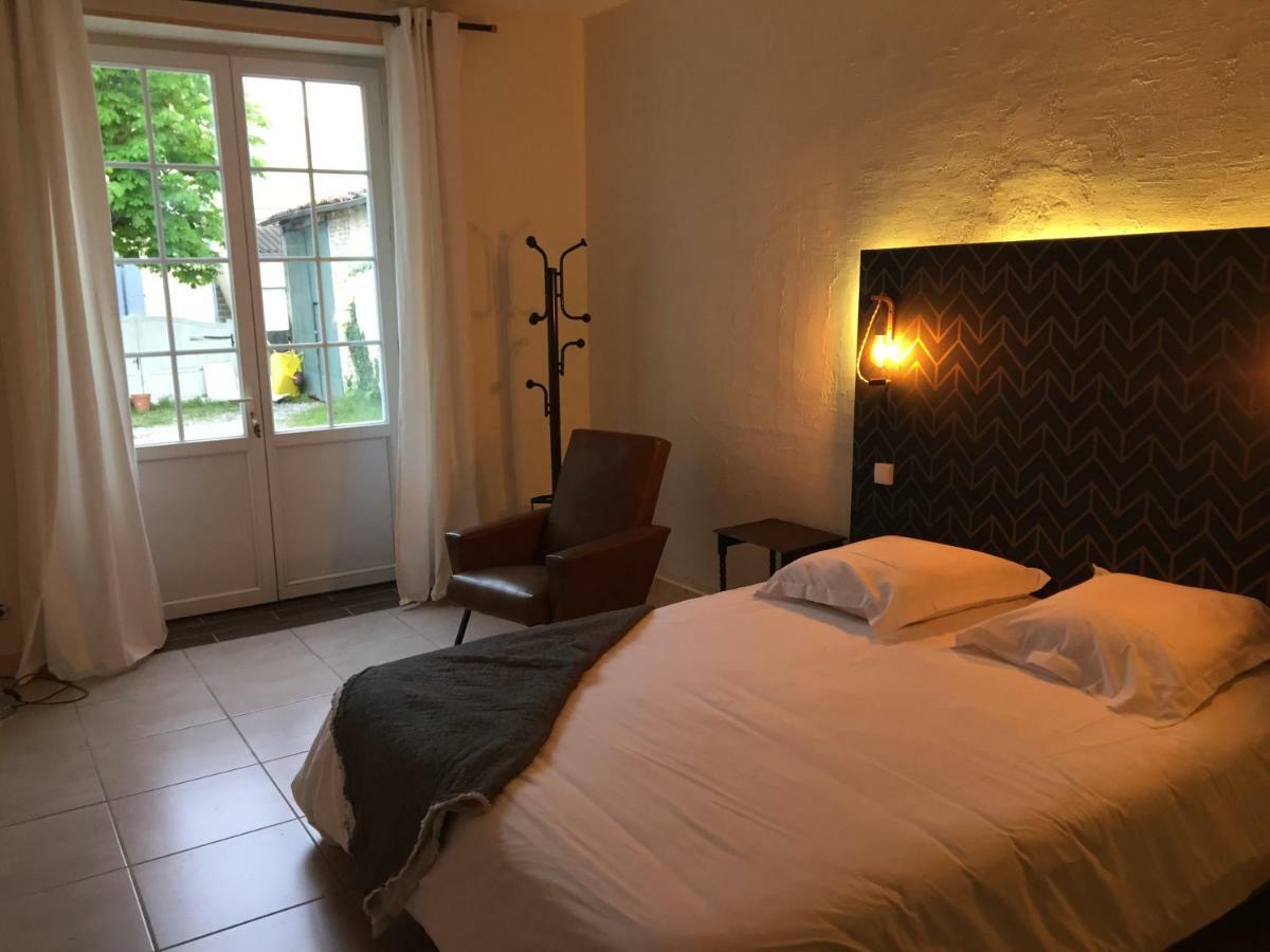 Tetes A L'Air Bed and Breakfast Montils Buitenkant foto