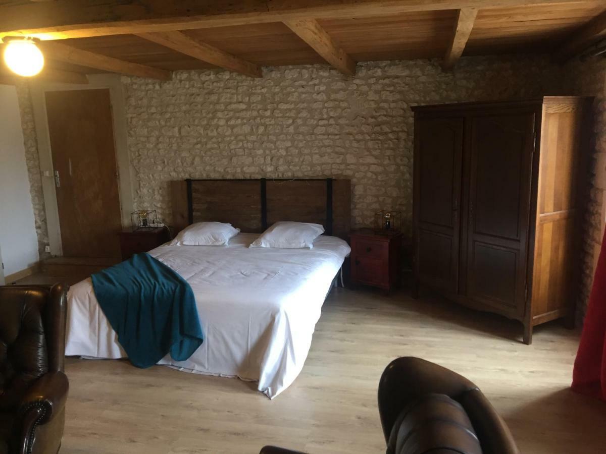Tetes A L'Air Bed and Breakfast Montils Buitenkant foto