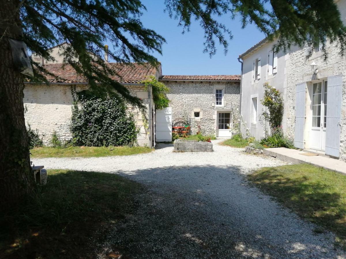 Tetes A L'Air Bed and Breakfast Montils Buitenkant foto